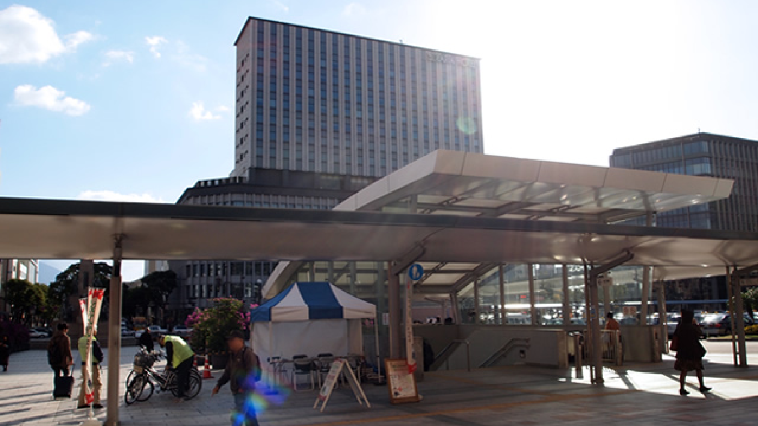 鹿児島中央駅の眼前に位置する鹿児島中央ターミナルビル